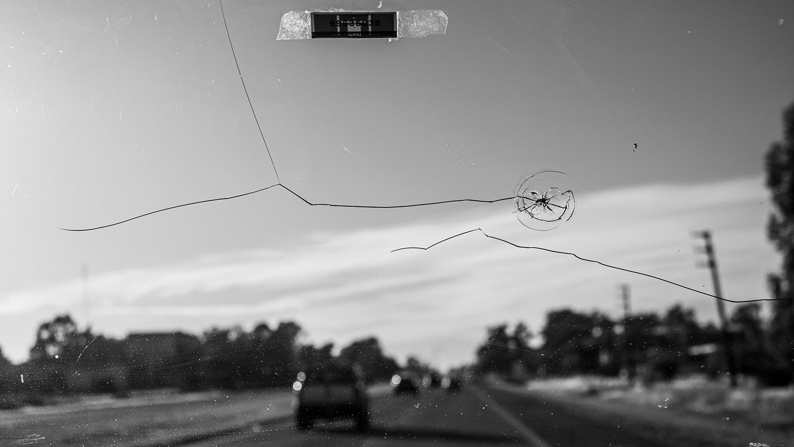 How to Stop a Crack on a Windscreen from Spreading
